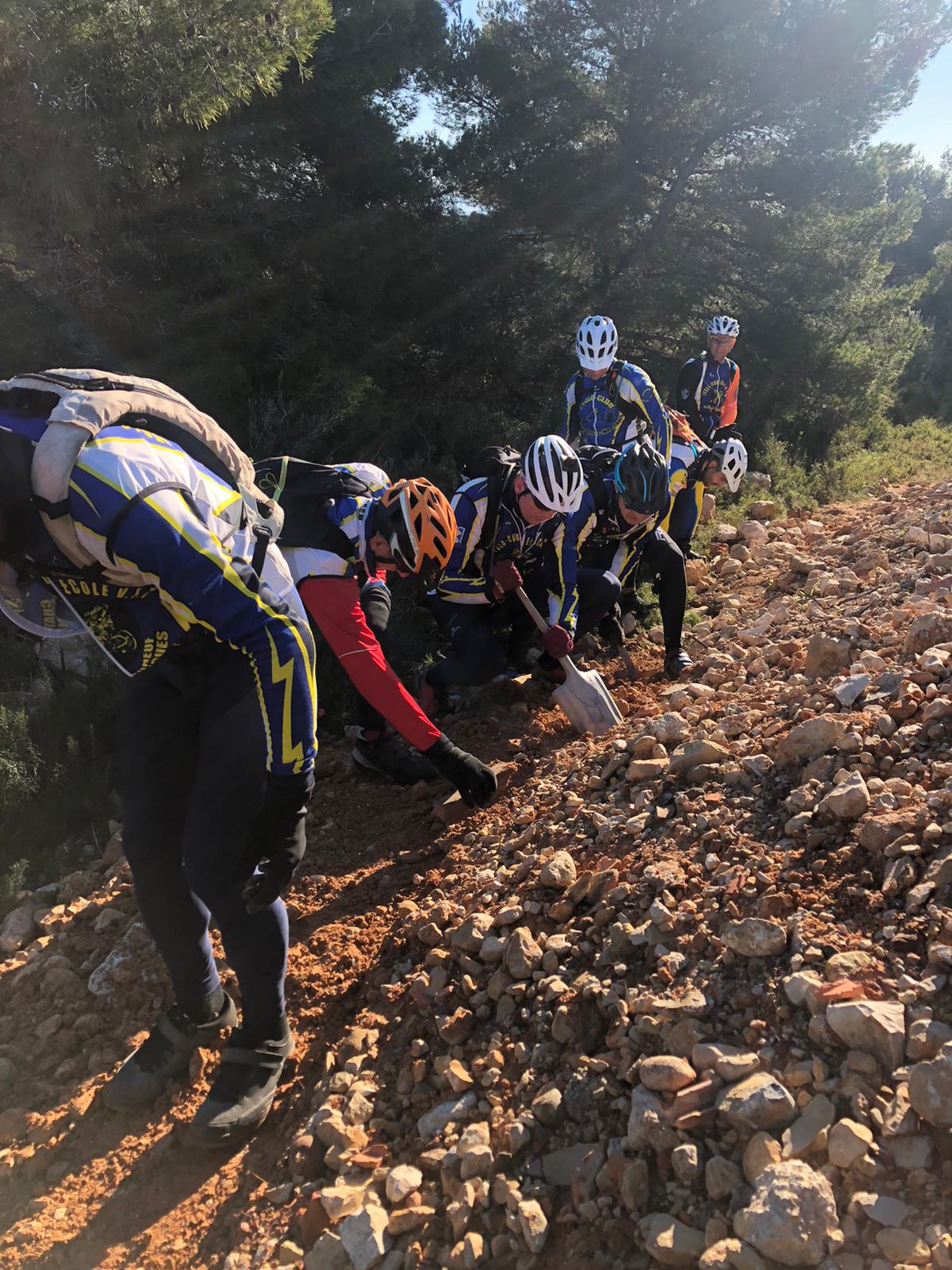 Préparation des chemins pour la rando des 3 frères