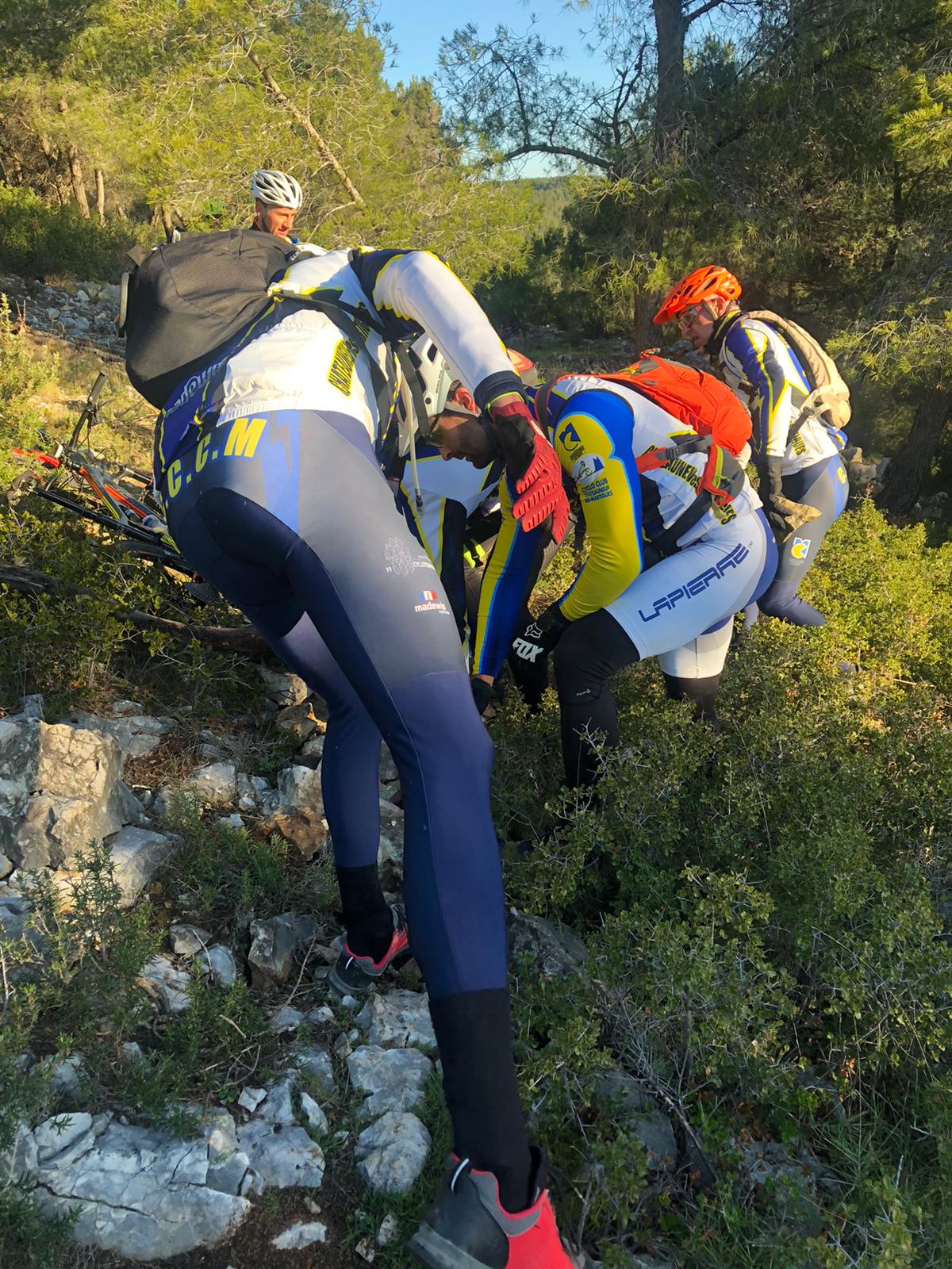 Préparation des chemins pour la rando des 3 frères